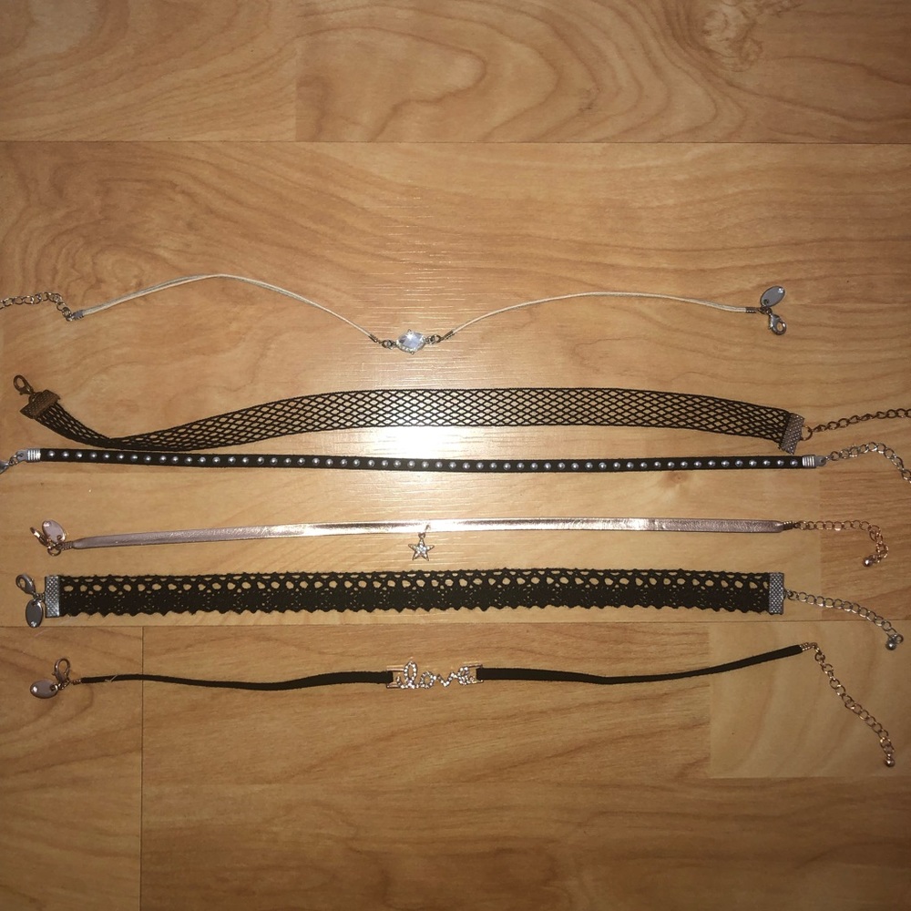 SIX CHOKERS